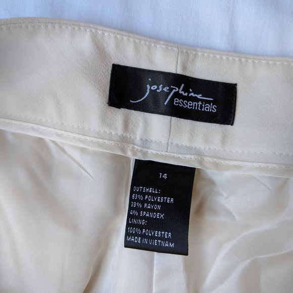 Fully-lined dress capris in cream - Picture 2 of 7